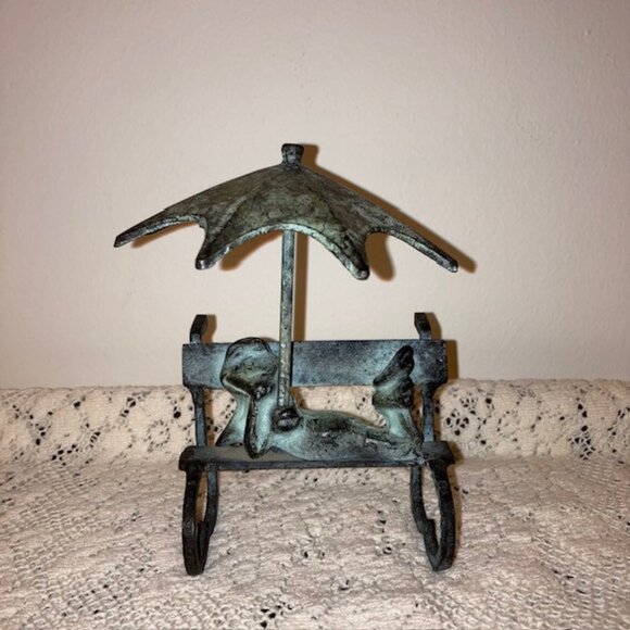 Vintage Gatco Verdigris Patina Brass Frog on Bench Under Umbrella - Garden Decor - Picture 1 of 4
